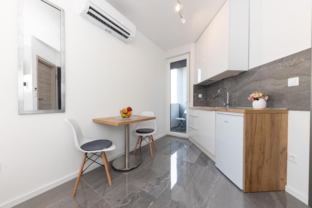 New Studio For 2, Free Private Garage Spot, Wi-Fi, 200 M From Mall Of Сплит Екстериор снимка
