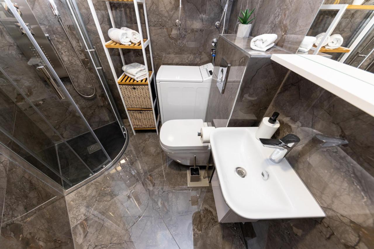 New Studio For 2, Free Private Garage Spot, Wi-Fi, 200 M From Mall Of Сплит Екстериор снимка