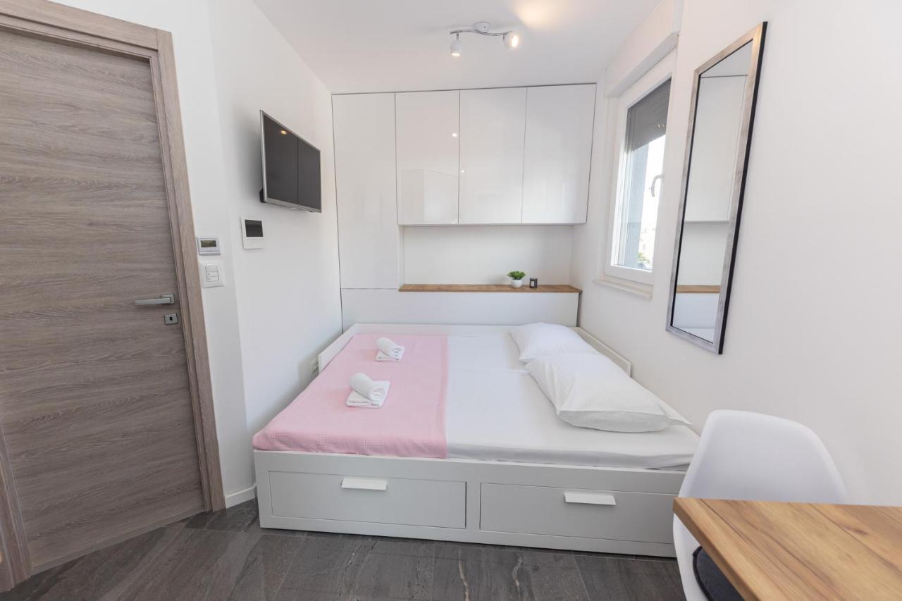New Studio For 2, Free Private Garage Spot, Wi-Fi, 200 M From Mall Of Сплит Екстериор снимка